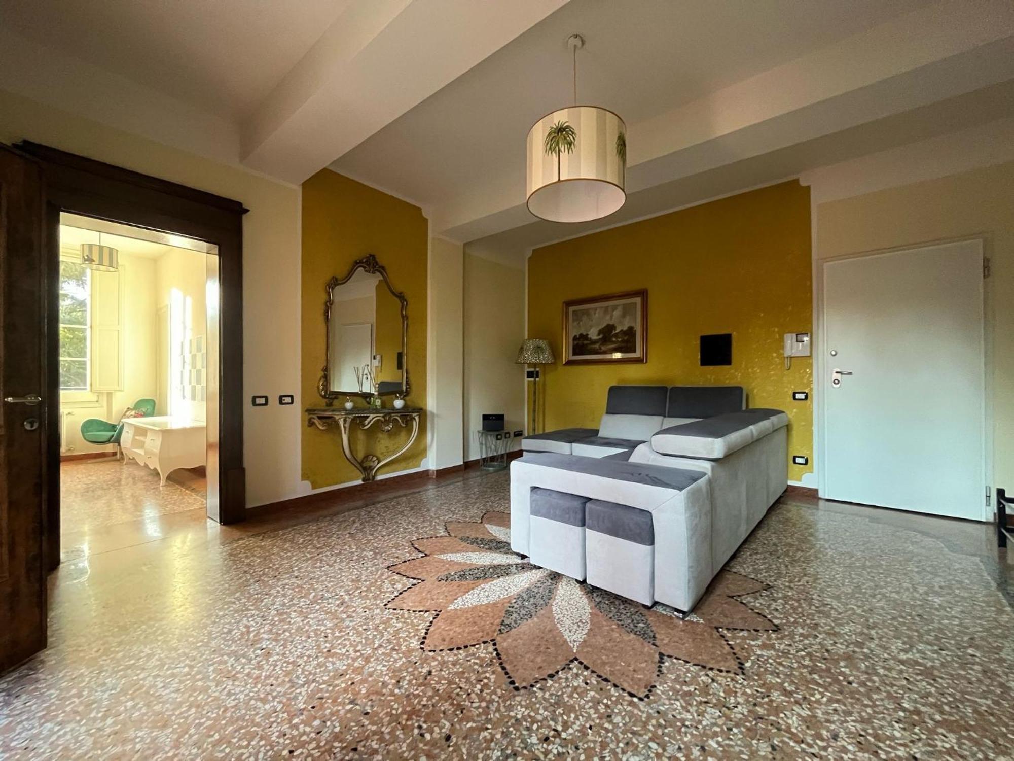Saragozza Flat & Secret Garden Apartment Bologna Exterior photo